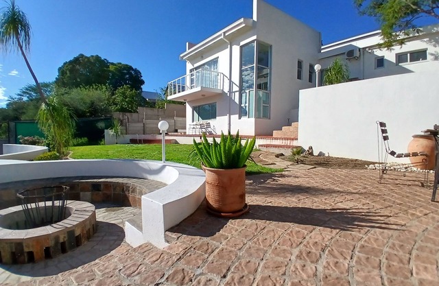 Villa Saffier is a cozy and safe apartment in Eros Park in Windhoek, Namibia.n.