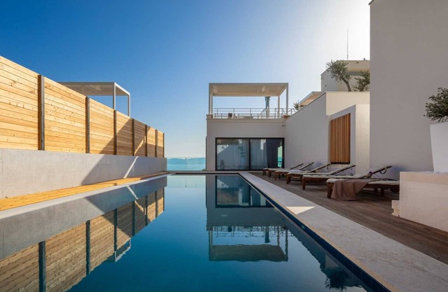 Villa Safira - modern villa with heated pool, gym, sauna, jacuzzi and sea views