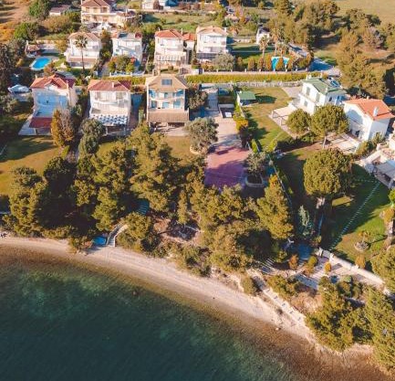 Villa Sapphire BeachFront Eretria