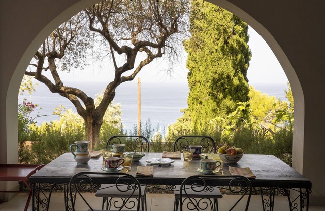 Villa sea view, sleeps 8, Castellabate