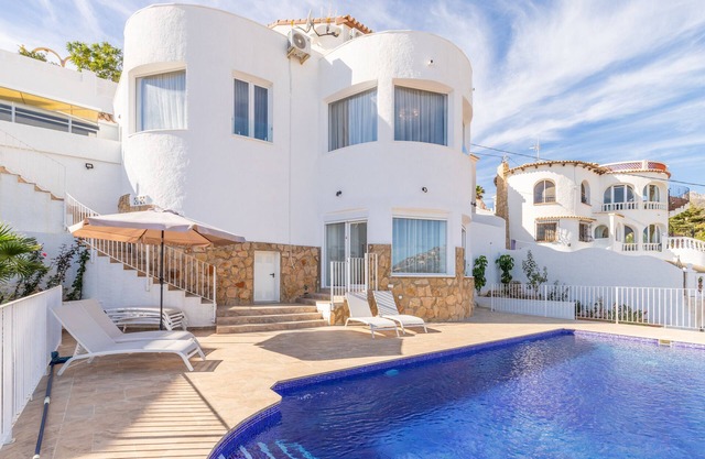 Villa 'Sol Y Mar' with Private Pool, Wi-Fi and Air Conditioning