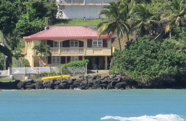 Villa T4 feet in the water Tartane la caravelle Martinique wifi, free kayak