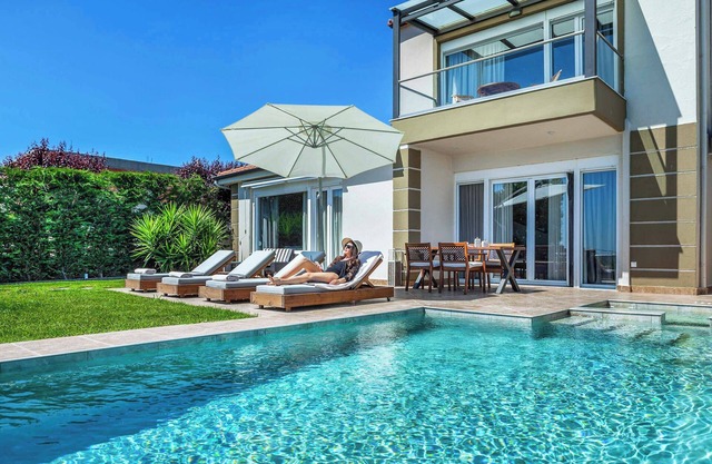 Villa Tria - Three Bedroom Villa, Sleeps 6