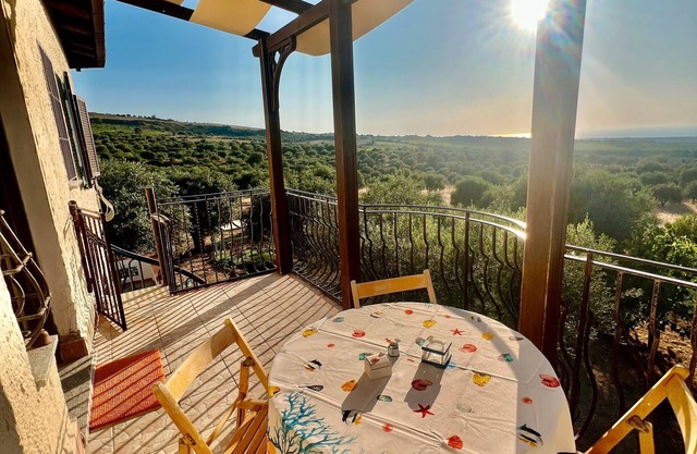 Villa 'Trilocale Sea View' with Sea View, Shared Terrace and Private Garden