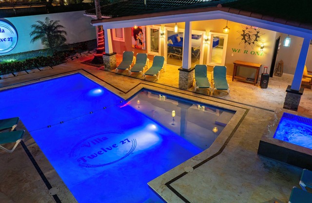 Villa Twelve27