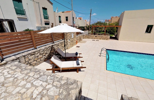 Villa Vasia. Two comfortable villas, with private swimming pool.