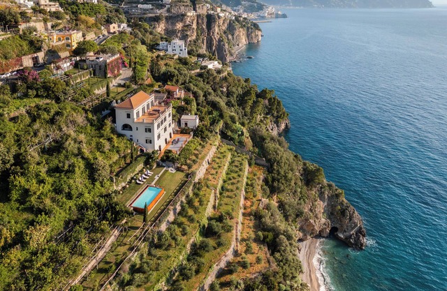 Villa Vettica, a mansion between sea and sky in the heart of the Amalfi Coast.