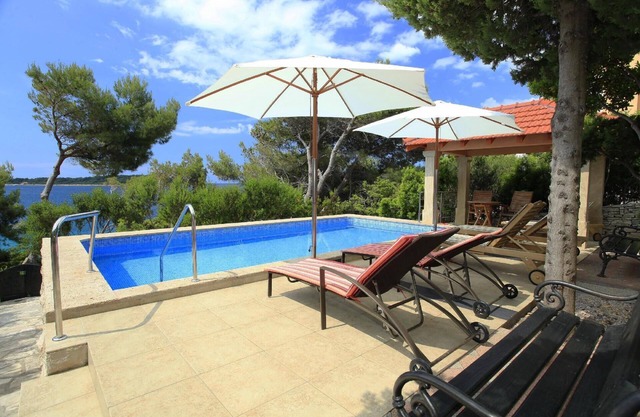 Villa "Villa Nova" with private pool