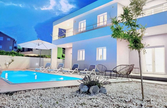 VILLA VIS MARIS-HEATED POOL SEA VIEW