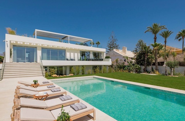 Villa Vista Mijas - Five Bedroom Villa, Sleeps 10