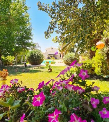 Villa Vravrona Tower & Suites
