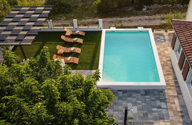 Villa Whitestone (V9221-K1) - Sibenik