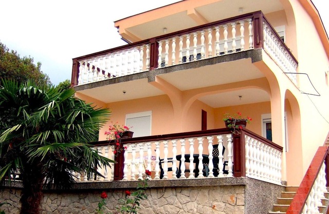 Villa with a beautiful sea view in between two bays