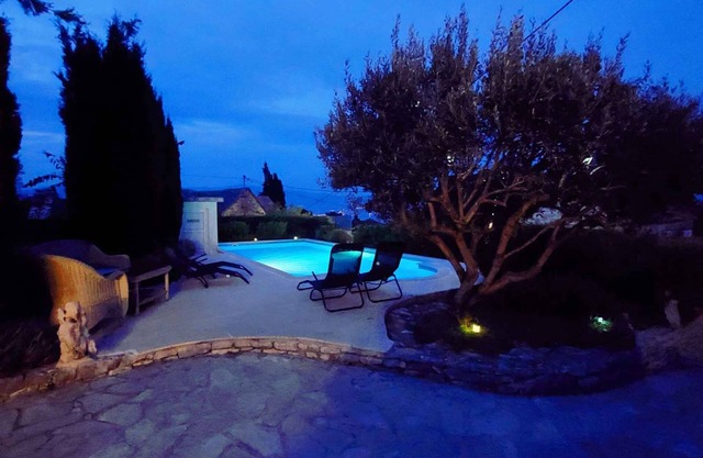 Villa with pool and air conditioning