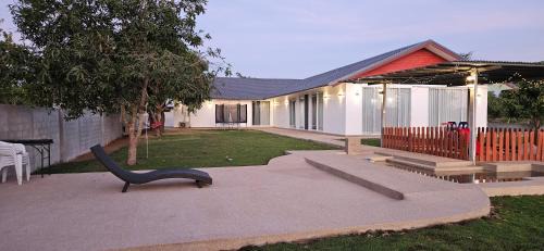 Villa with Pool and Playground