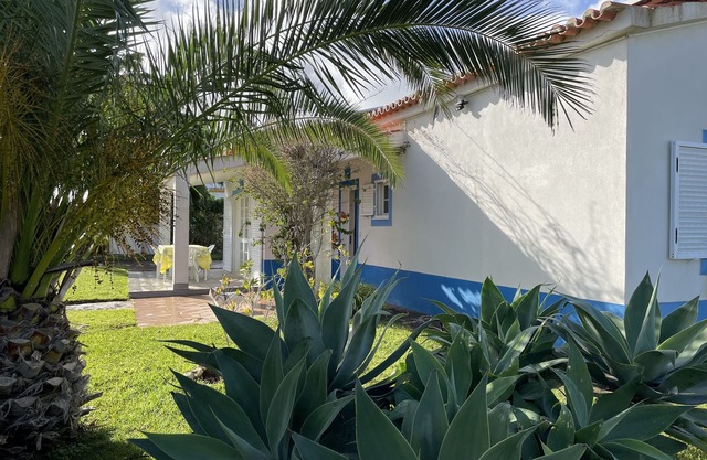 Villa with pool and rooftop with sea view, near the beaches