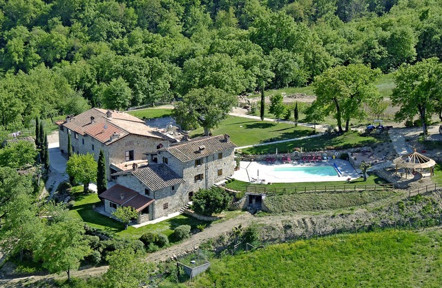 Villa With Private Heated Pool And Panoramic View Of Poppi Castle