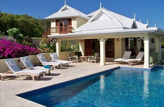 Villa with Spectacular Views & Pool in Unspoiled Grenada