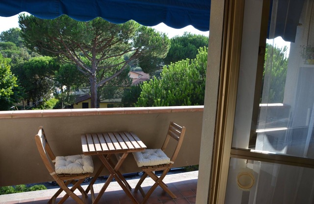 Villafiorita, studio 100 meters from the beach, Forte dei Marmi