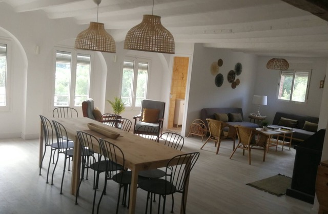 Village house with fireplace in the heart of Berguedà.