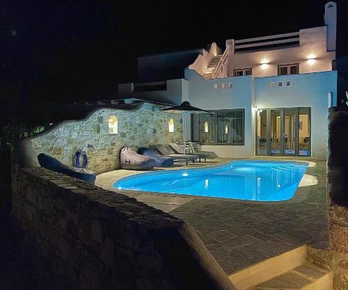 VillaNaxosGR - More than a Naxian beach house