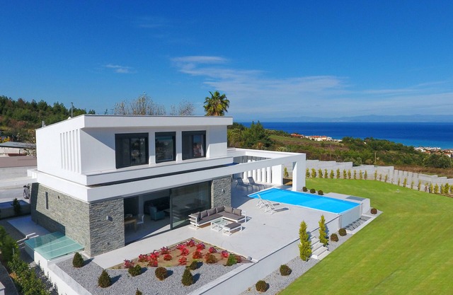 Villas Les Blancs 2 - 5 Bdrms, Private Pool, View