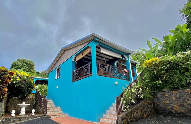 VILLAS PAMEYAQUE/LA YAQUE with swimming pool and superb view of the Caribbean Sea