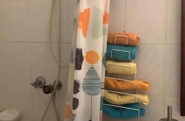 Vinckennest kamer met bad, porch, kitchenette.