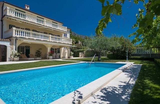 VinodolSun Villa Mediterran; luxury for 14 pers. Pool, sauna, tennis, outdoor kitchen