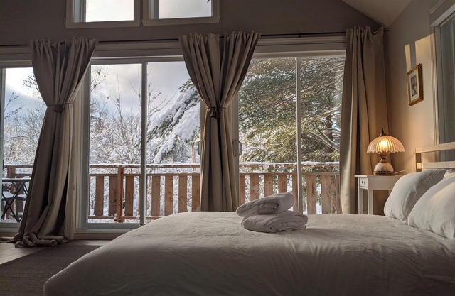 Vintage cottage in the heart of the forest for autumn cocooning