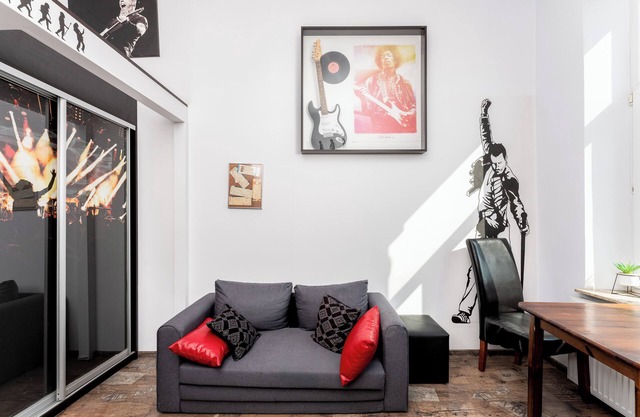 Vinyl Echo Vibes Studio