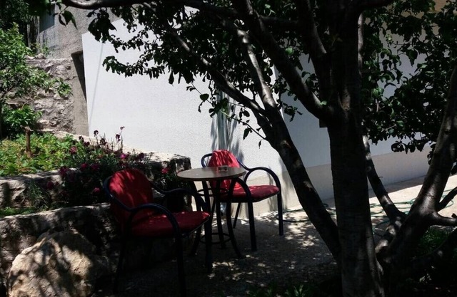 Vista Apartments - One Bedroom Apartment with City View (A2)