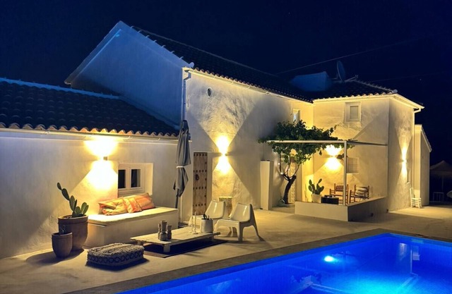Vista Las Colinas - panoramic views with private pool