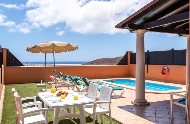 Vista Lobos - Three Bedroom Villa, Sleeps 6