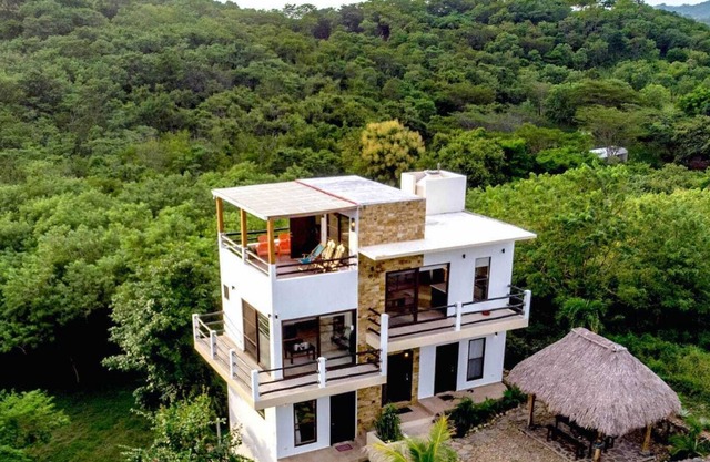 Vista Popoyo Lodge, Oceanview, 10 min drive to Popoyo Surf Break