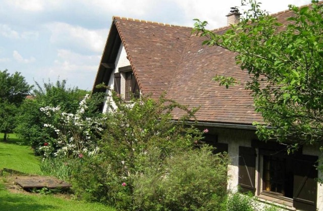 Voici une suggestion de titre : Gîte charmant près de Nancy avec climatisation, WiFi, barbecue et parking privé - FR-1-584-100