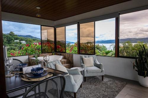Volcano & Lake View Oasis with Scenic Tub