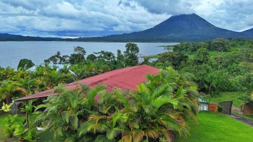Volcano & Lake Arenal View Suite with Soaking tub