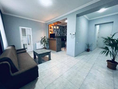 VST KHANOYAN'S HOTEL