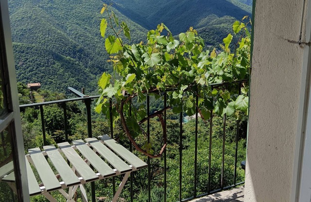 vue Exeptionelle Dans Ville de Charme a 1h de Nice