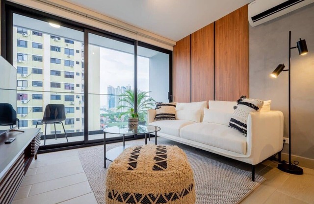 w* | Elevated 1BR in San Francisco