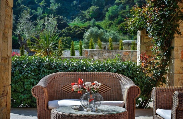 (w) Queen 4 Bedroom Villa | Private Pool