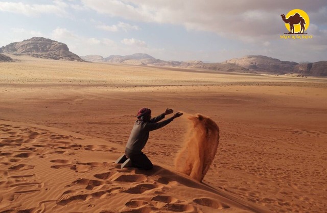 Wadi Rum Info (Wadi Rum Valley Moon)