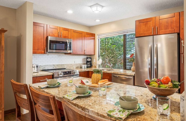 Wailea Ekahi Beach Front Resort Condo 1B/2B