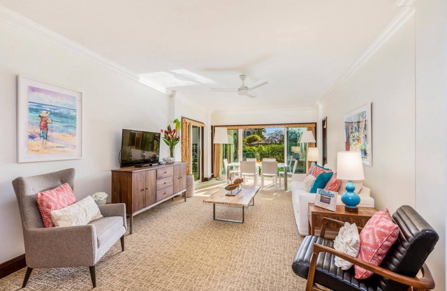 Waipouli Beach Resort Extra Large Unit! Luxurious Decor! Sleeps up to 8*
