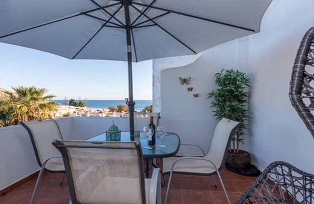 WAKE UP TO THE SOUND OF THE SEA T1 CENTRAL-AIR CONDITIONING (FREE WIFI) 3 MIN BEACH