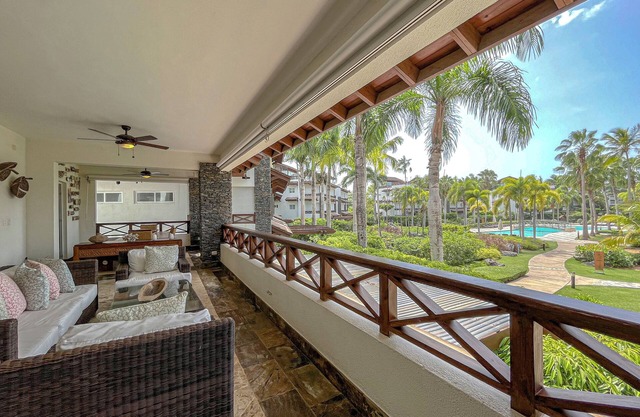 Walk to beach Suite w/Balcony and Pool View in Las Terrenas