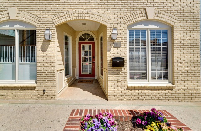 Walk to Downtown: Cozy Lenoir Apartment!