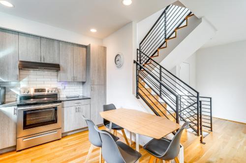 Walk to UW Townhome with Rooftop Patio!