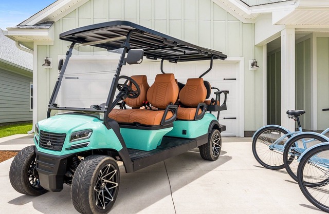 Walk2Beach & PoolsGolf CartFamily Perks